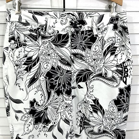Chico's Sateen Pants Size 3 (16) Girlfriend Cropped Floral NWT - Picture 3 of 15